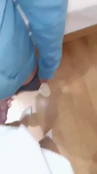 거유미숙녀소부 당신들은 조급해하지 마세요. 나는 할 줄 모릅니다. 당신은 얼마나 할 수 있습니까? 당신은 나…